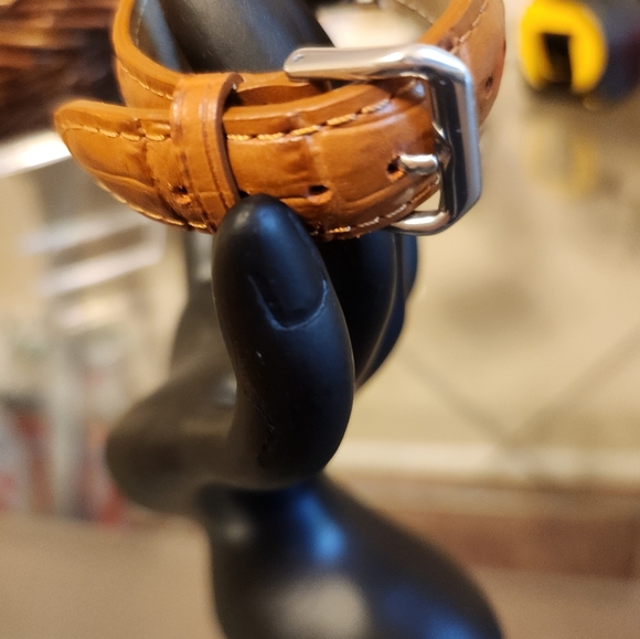 Tory Burch Women's Silver Watch Like New - Picture 3 of 6